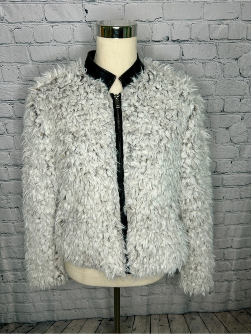 Women's Faux Fur Jacket Medium Gray Shaggy Teddy Coat Full Zip Cozy Boho Glam